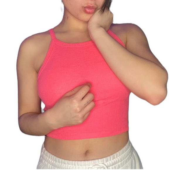 ❤️🔥3 / 30❤️🔥 Urban Planet Hot Pink High Neck Crop Top Small - Picture 2 of 4